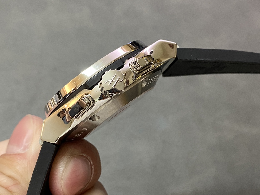 Hublot Classic Fusion 521.NX.7071.LR 45MM Mens