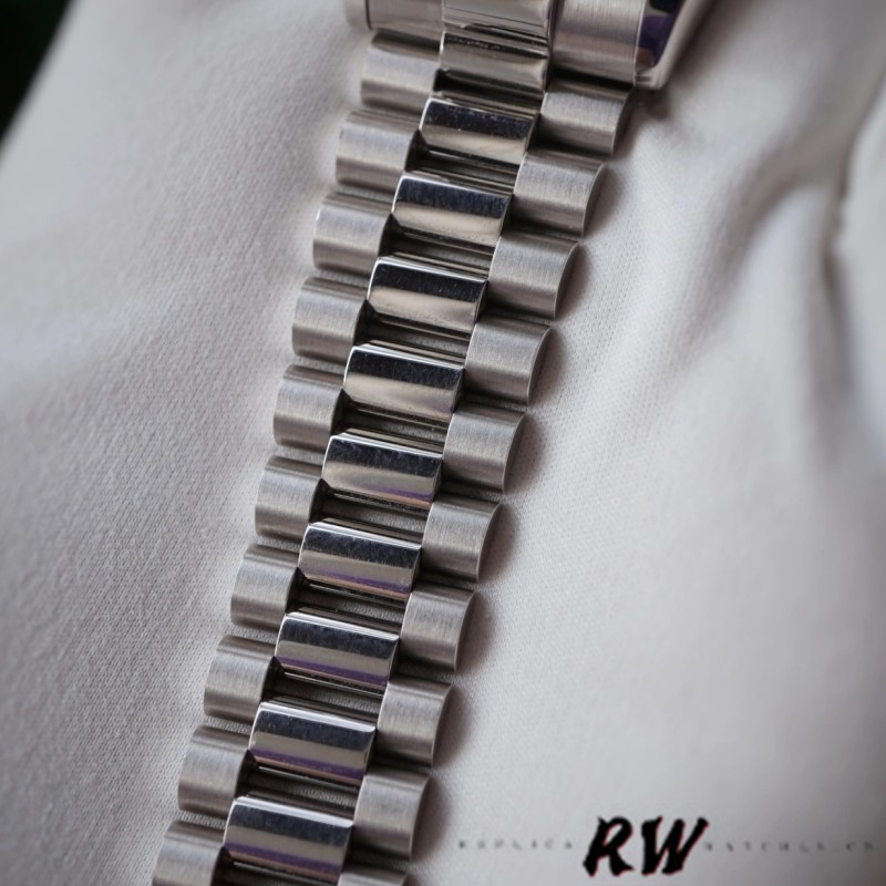 Rolex Day Date 118346 Silver Dial Diamond 36mm Unisex Replica Watch