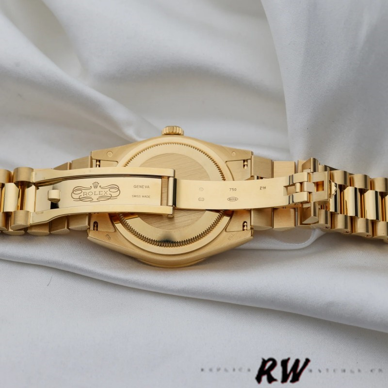 Rolex Day-Date 118388 Yellow Gold Green Diamond Diamond Dial 36MM Unisex Replica Watch