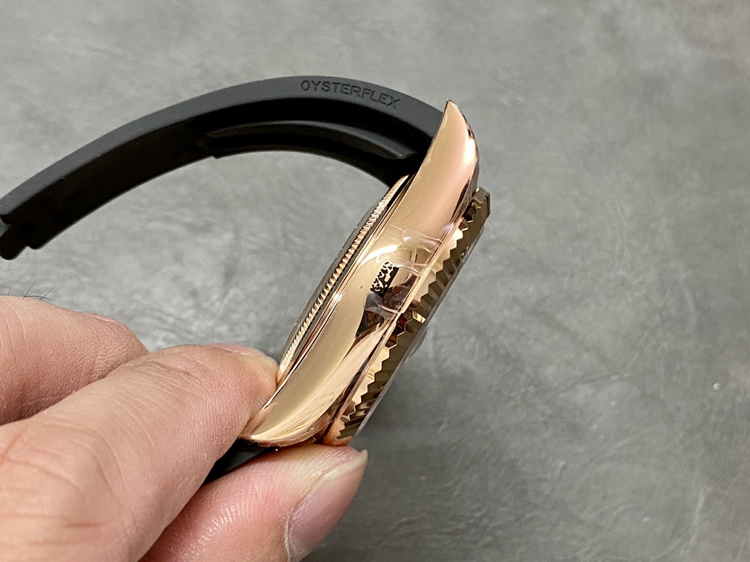 Rolex Sky Dweller m336235 0003 42MM