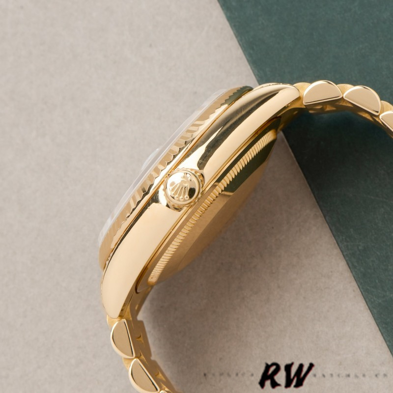 Rolex Day-Date 118338 Yellow gold Silver dial 36mm Unisex Replica Watch