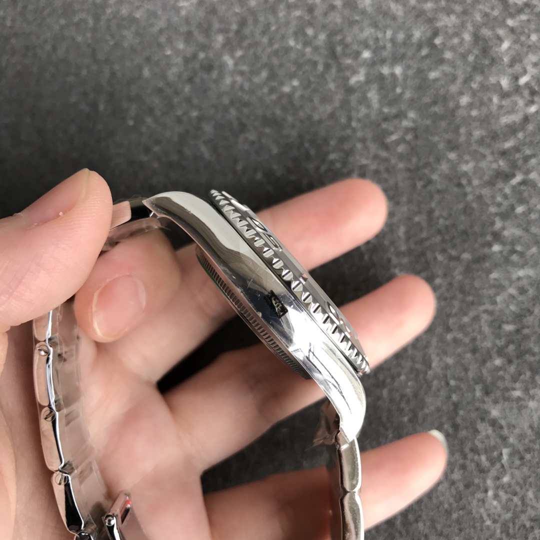 Rolex Yachtmaster 168622 Platinum Stainless Steel Silver Dial 35mm Unisex Replica Watch