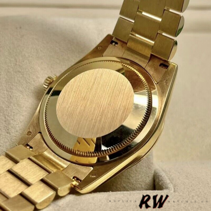 Rolex Day-Date 118208 Silver Dial Domed Bezel 36mm Unisex Replica Watch