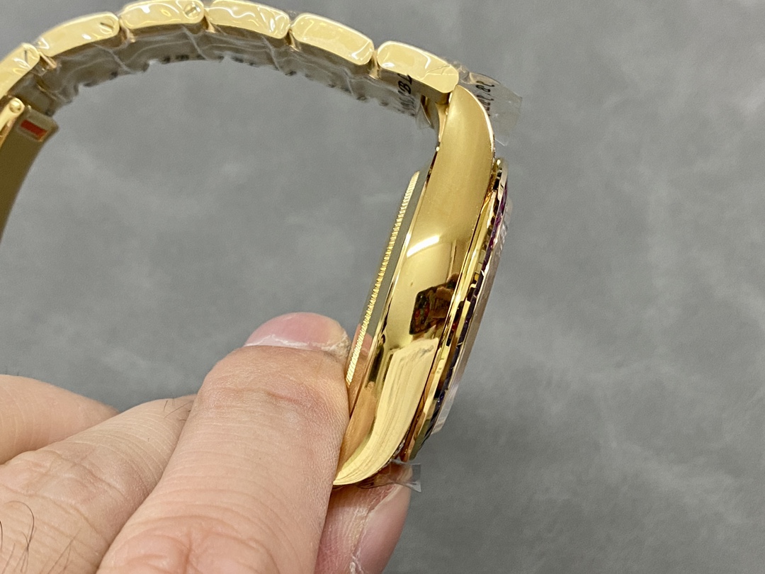 Rolex Daytona 116598 Yellow Gold Black Diamond Dial 40MM Mens Replica Watch