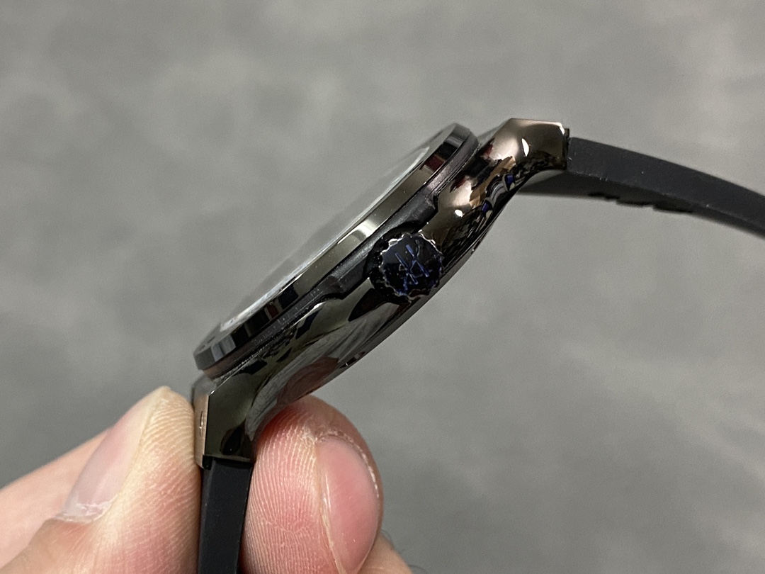 Hublot Classic Fusion 565.CM.1470.RX Lady 38 MM