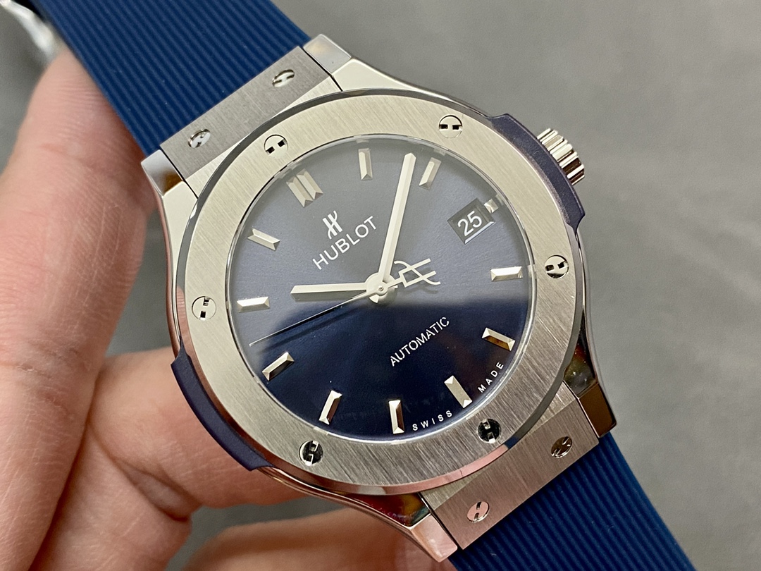 Hublot Classic Fusion 565.NX.1171.RX Lady 38 MM