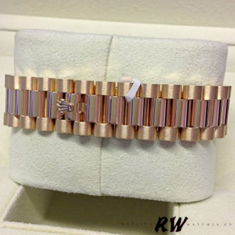 Rolex Day-Date 118238 Yellow Gold White dial Fluted Bezel 36mm Unisex Replica Watch