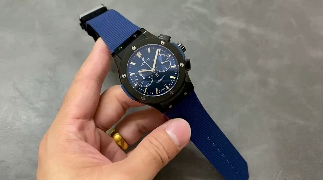 Hublot Classic Fusion 521.NX.1170.RX 45MM Mens