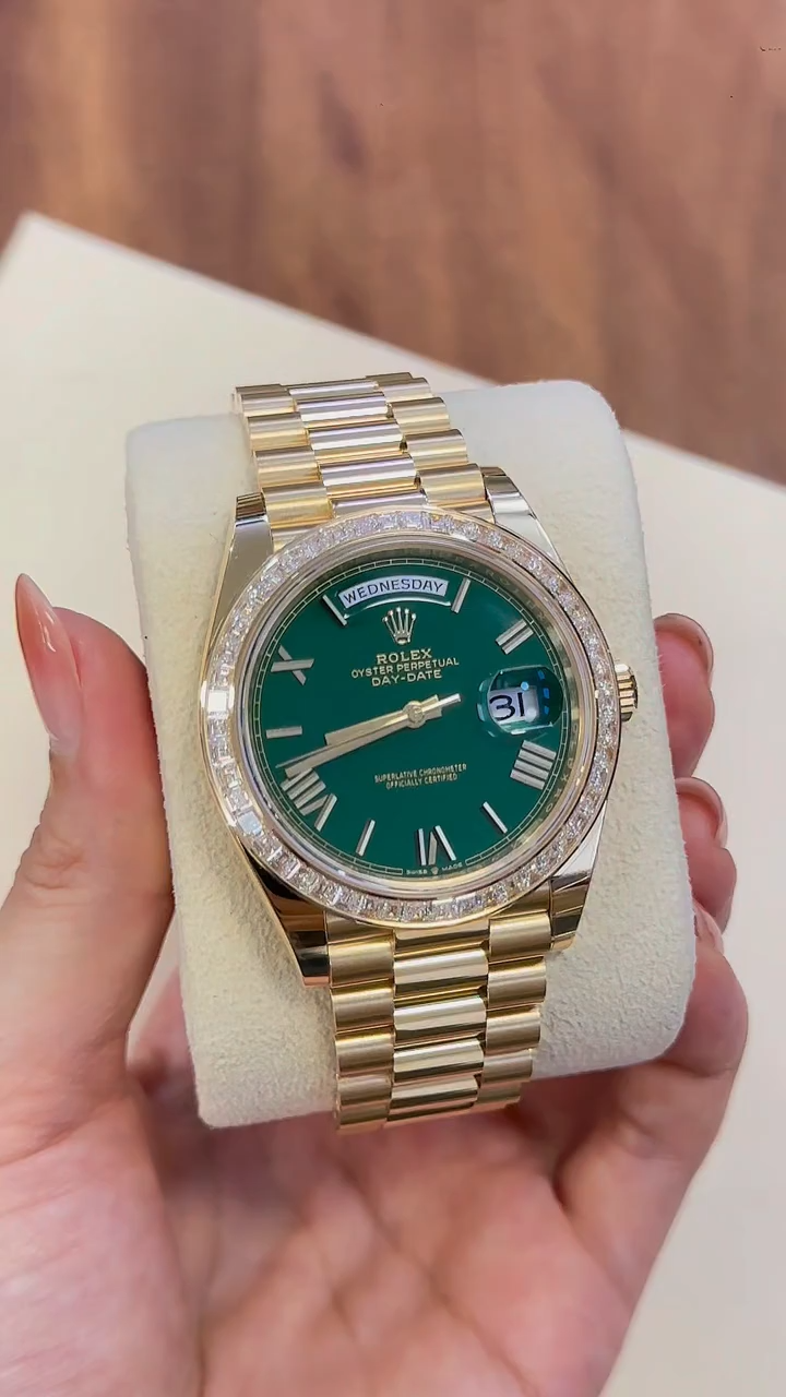 Rolex Day Date 40 18K Yellow Gold Green Dial Diamond Bezel M228348RBR 0040 Men's Watch