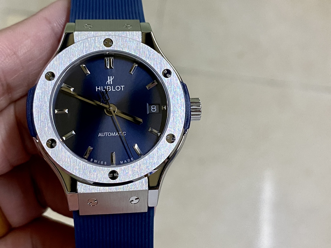 Hublot Classic Fusion 565.NX.1171.RX 38 mm Lady