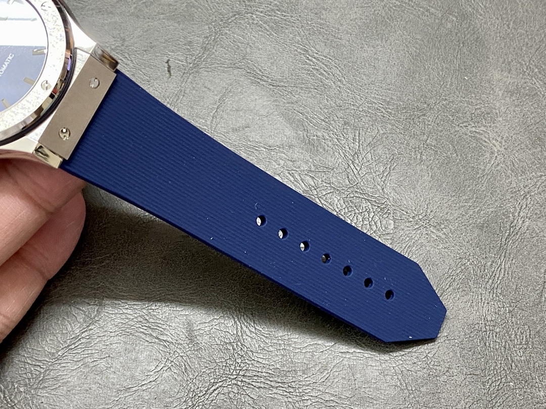 Hublot Classic Fusion 301.PB.131.RX 42mm Mens