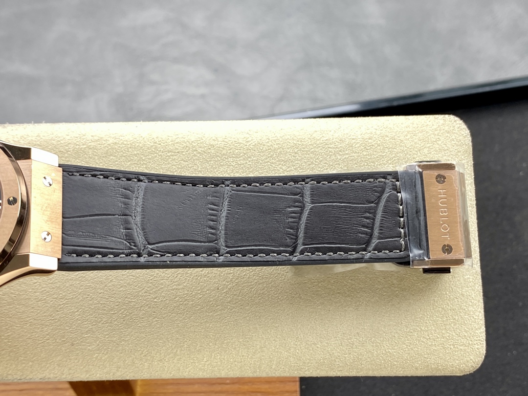 Hublot Classic Fusion 511.OX.7081.LR 45MM