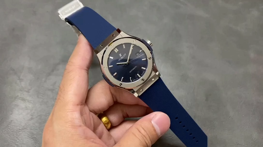 Hublot Classic Fusion 301.PB.131.RX 42mm Mens