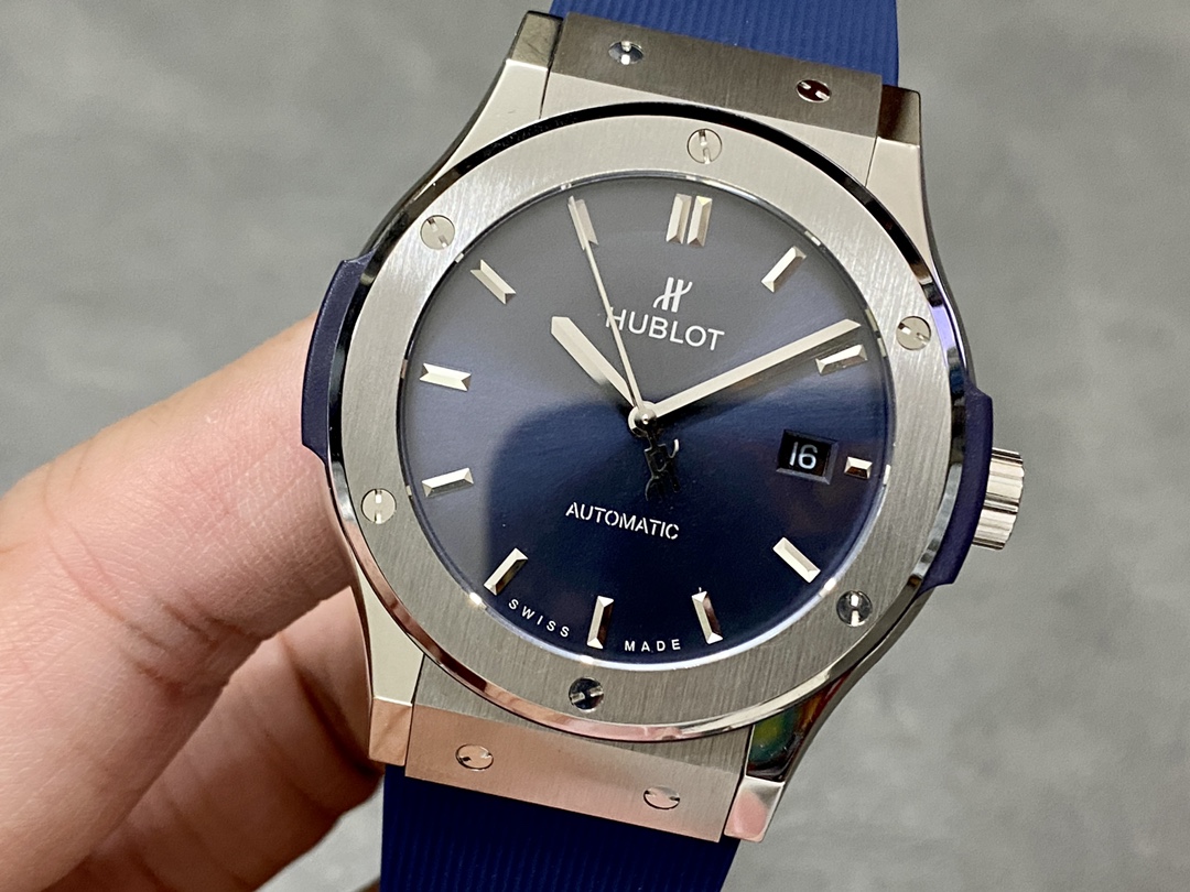 Hublot Classic Fusion 301.PB.131.RX 42mm Mens