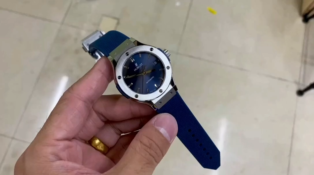 Hublot Classic Fusion 565.NX.1171.RX 38 mm Lady