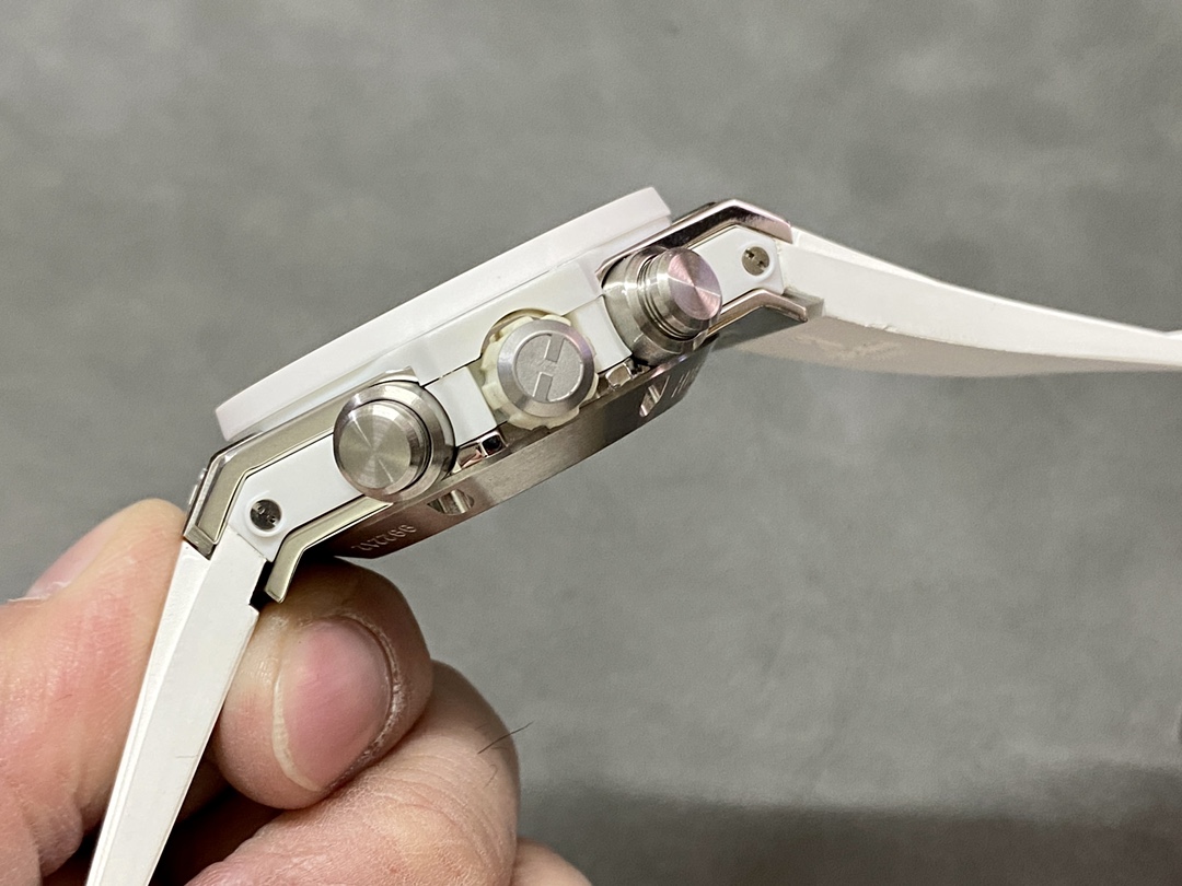 Hublot Big Bang 421.OX.1180.RX 44mm Mens Watch