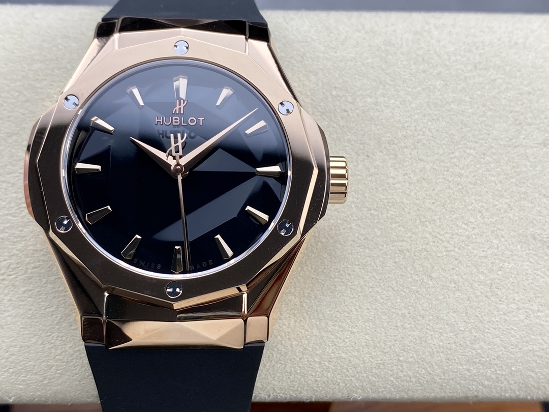 Hublot Classic Fusion 550.OS.1800.RX.ORL19 40 mm