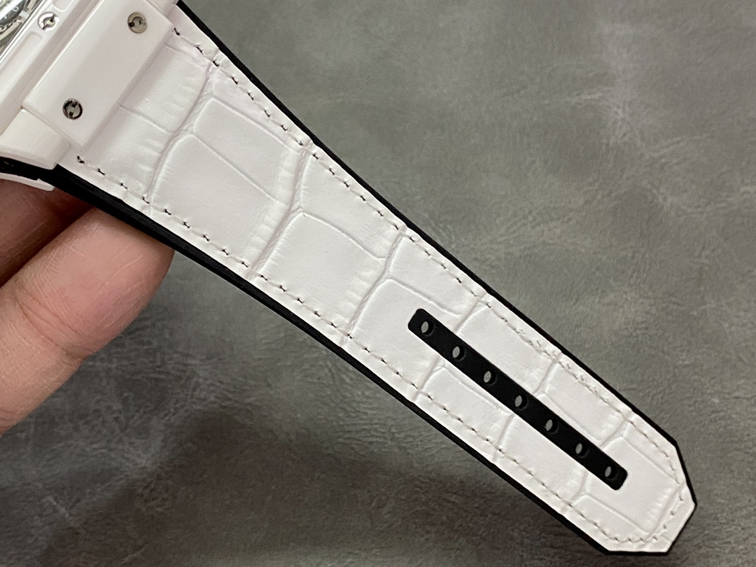 Hublot Spirit of Big Bang White Ceramic 641.HX.0173.LR 42mm
