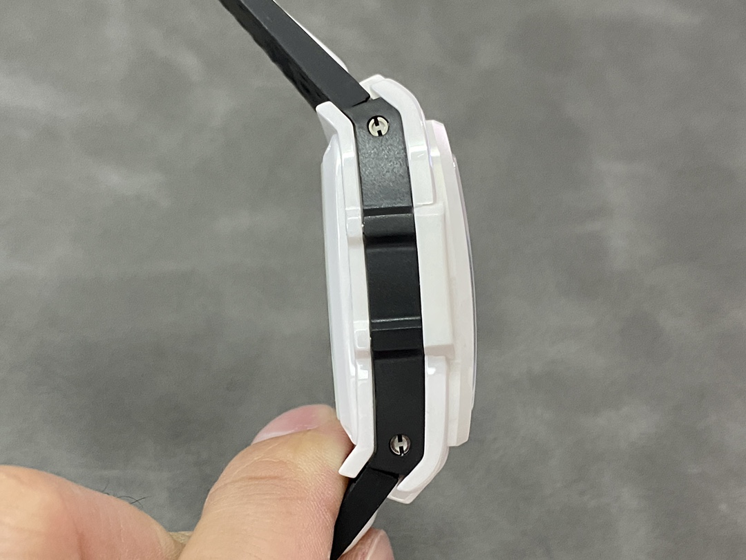 Hublot Spirit of Big Bang White Ceramic 641.HX.0173.LR 42mm