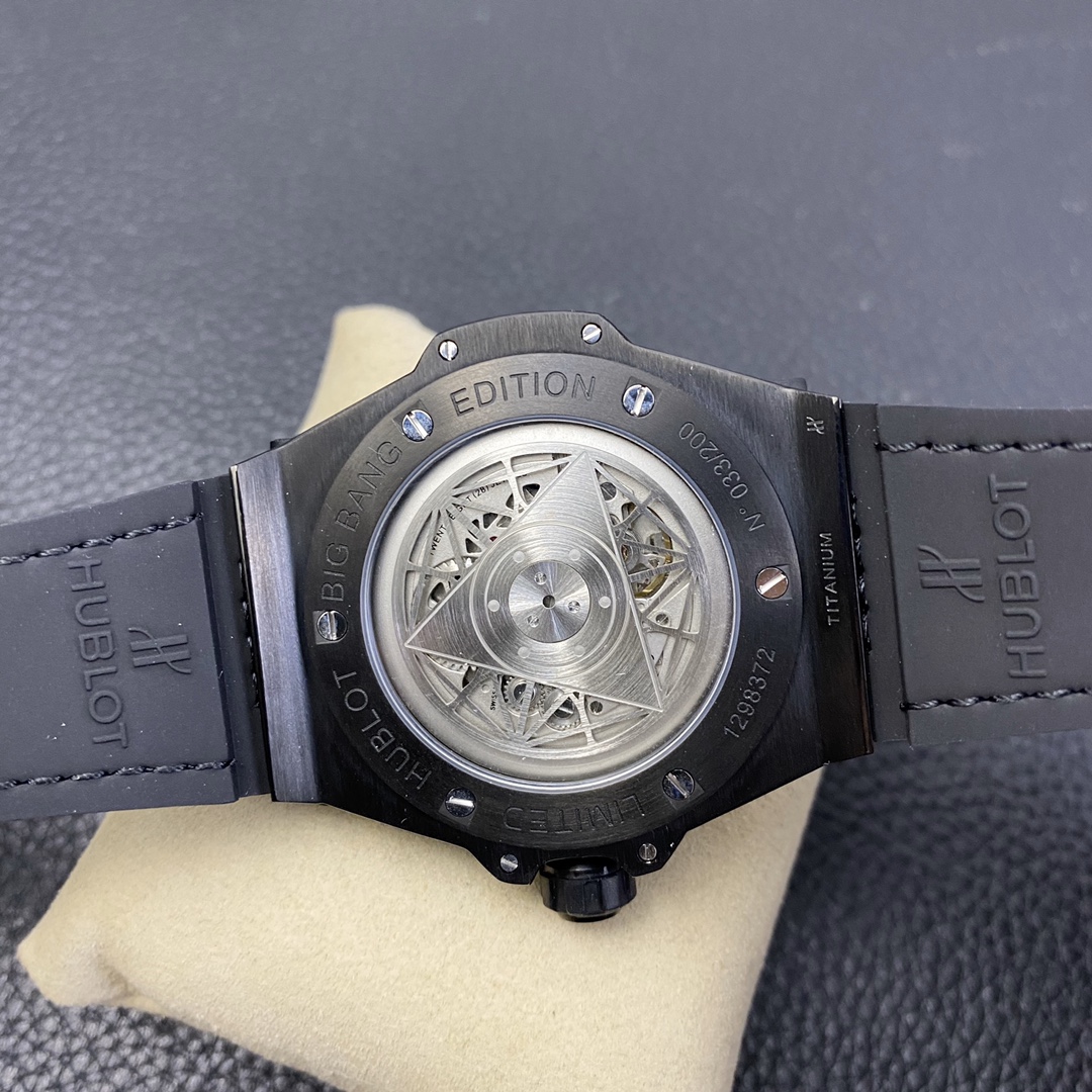 Hublot Big Bang 415.CX.1114.VR.MXM17 45mm Mens Watch