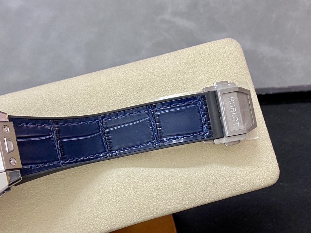 Hublot Big Bang One Click 465.sx.7170.lr.1204 39mm Ladies Watch