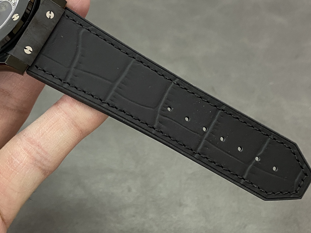 Hublot Classic Fusion Aerofusion Moonphase 547.CX.0170.LR 42mm