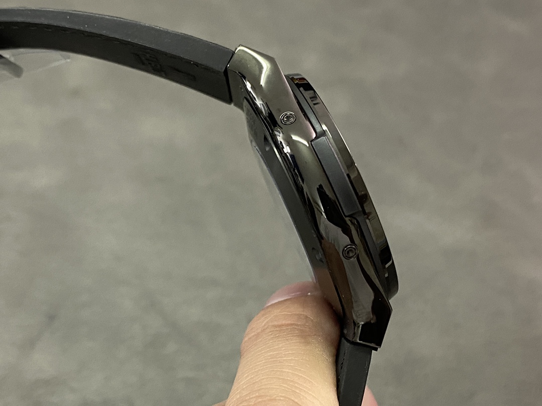 Hublot Classic Fusion Aerofusion Moonphase 547.CX.0170.LR 42mm