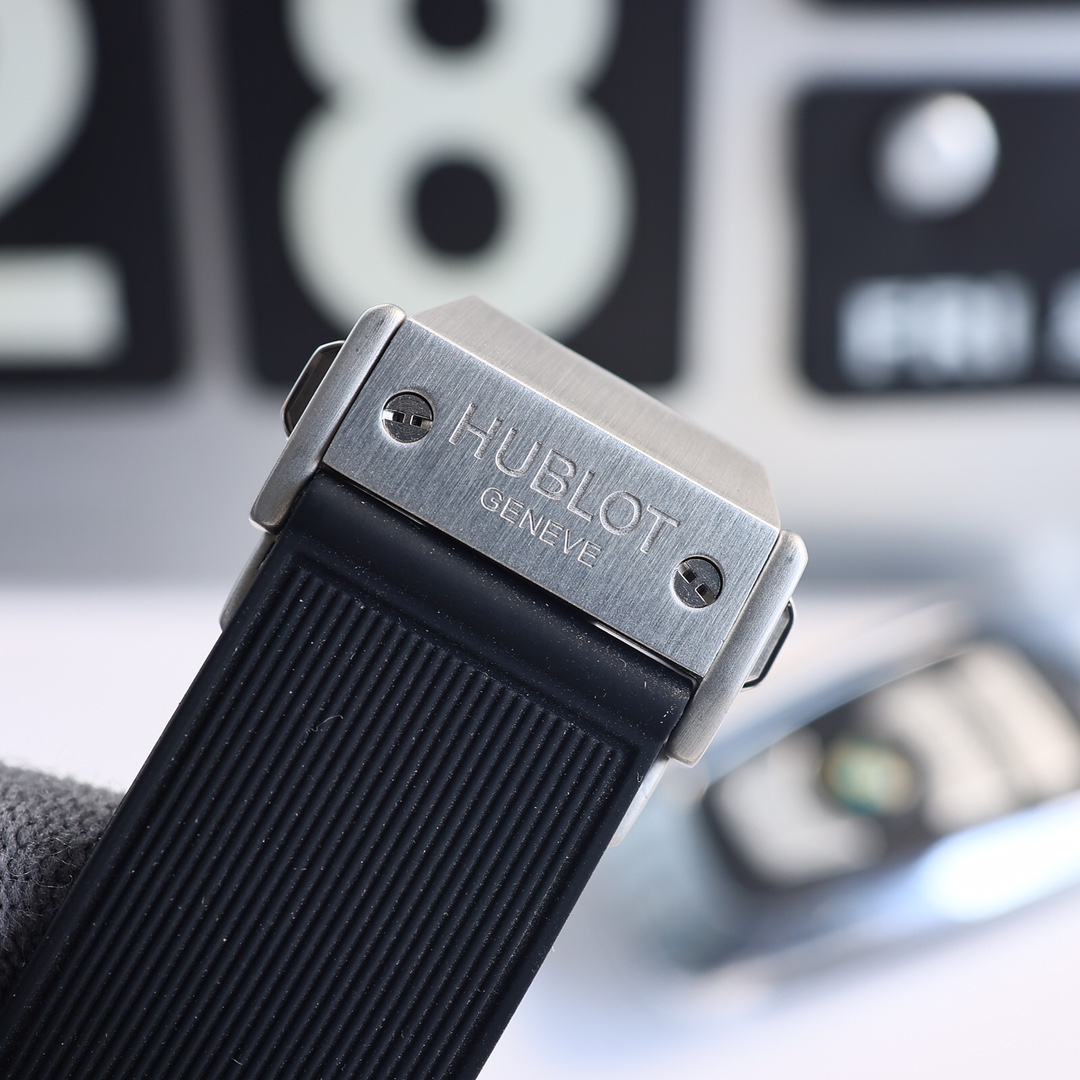 Hublot Spirit of Big Bang Sapphire 641.JX.0120.RT 42mm