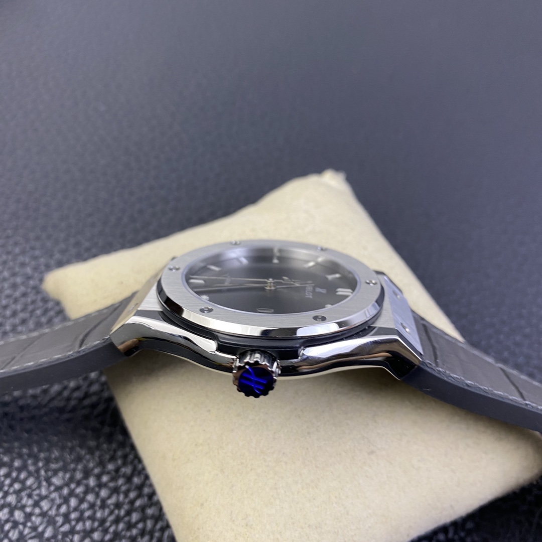 Hublot Classic Fusion 511.NX.7071.LR 45MM Grey Dial Mens