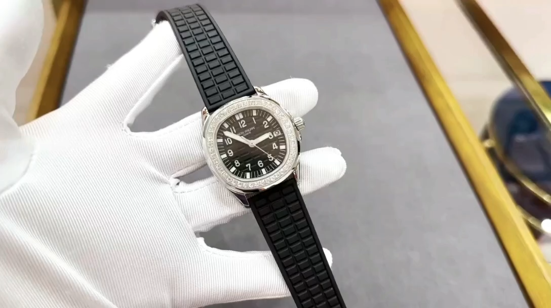 Replica Patek Philippe Aquanaut 5067A 001 Watch For Sale