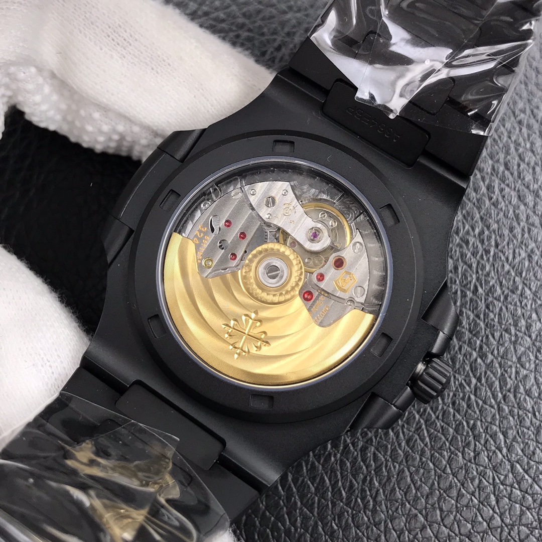 Replica Patek Philippe Nautilus Blue Dial 5711 40MM Mens Watch