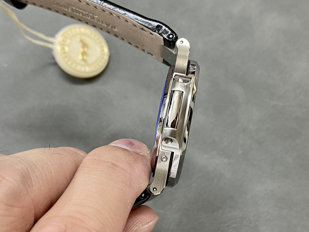 Replica Patek Philippe Nautilus 5712G 001 40mm Mens Watch