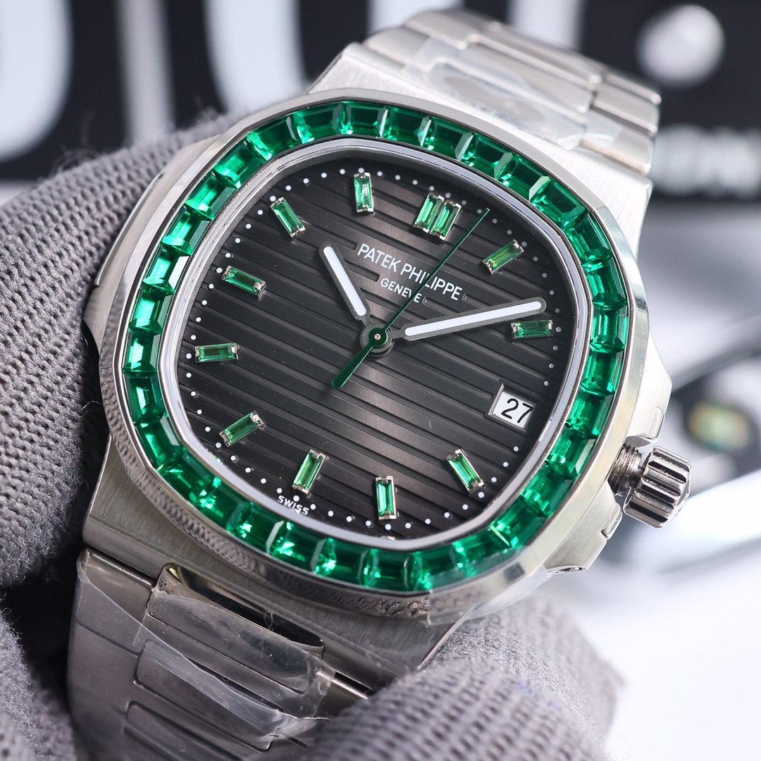 Replica Patek Philippe Nautilus 5711 113P 40mm Mens Watch