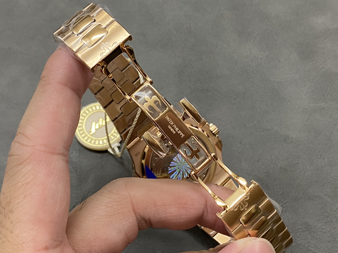 Replica Patek Philippe Nautilus 5712 1R 001 40mm Mens Watch