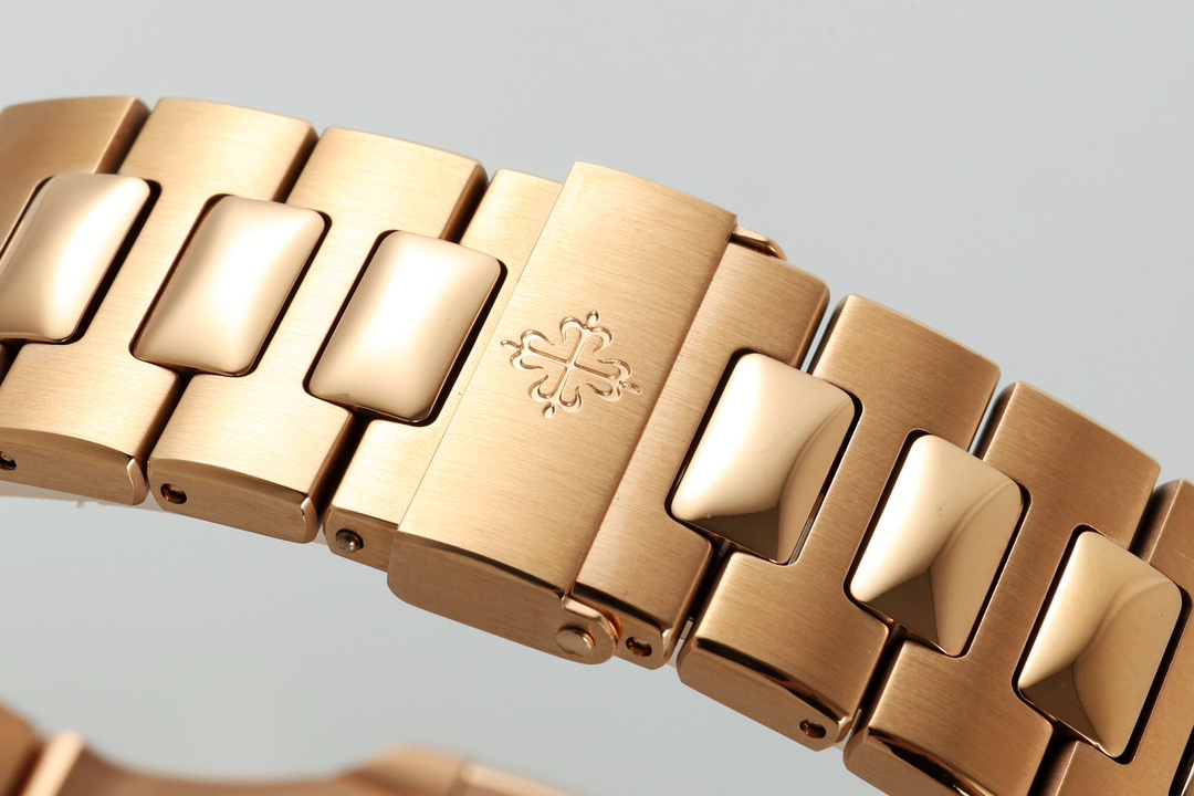 Replica Patek Philippe Nautilus 5711R 001 40MM Mens Watch