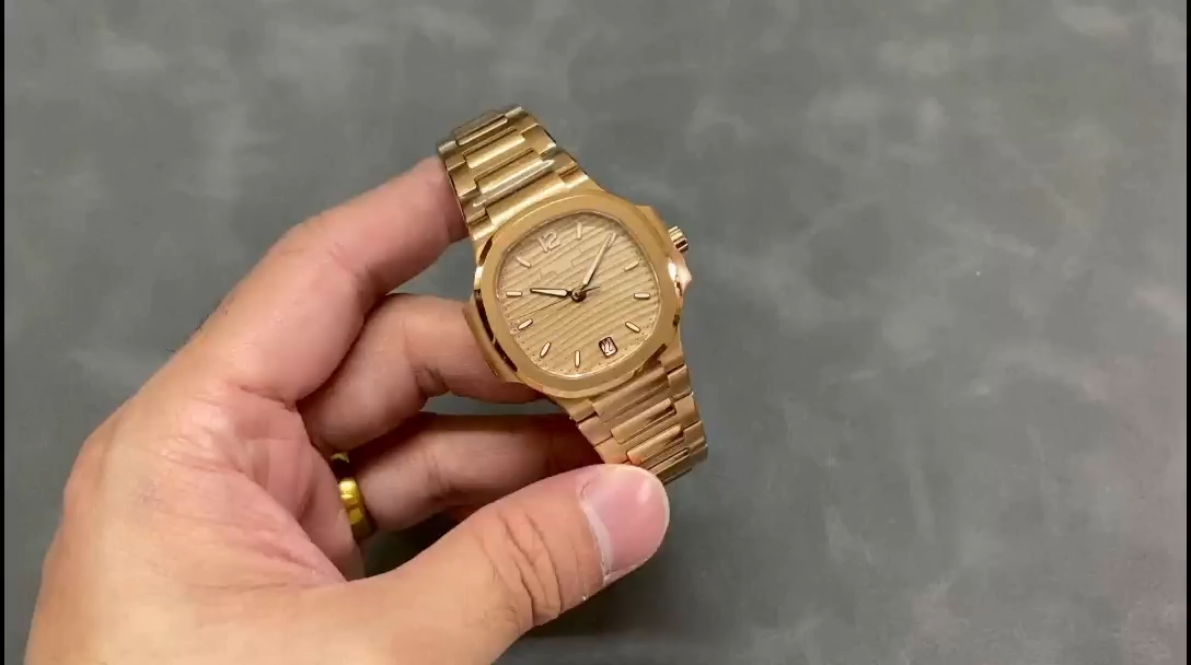 Replica Patek Philippe Nautilus 7118 1R 010 40mm Mens Watch