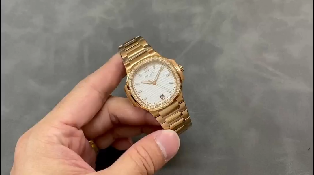 Replica Patek Philippe Nautilus 7118 1200R 001 Watch