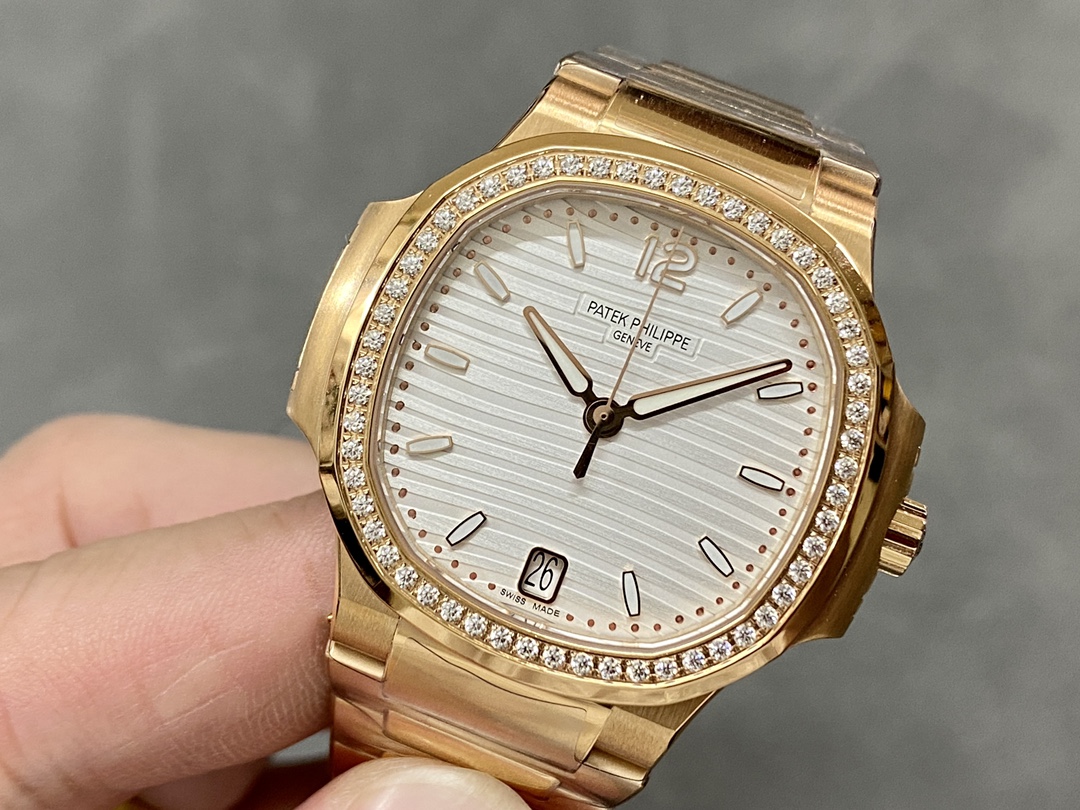 Replica Patek Philippe Nautilus 7118 1200R 001 Watch