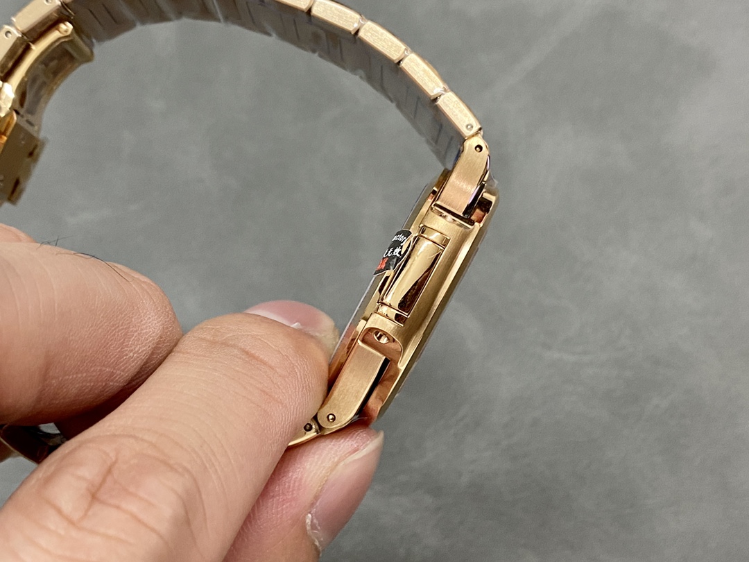 Replica Patek Philippe Nautilus 7118 1200R 001 Watch