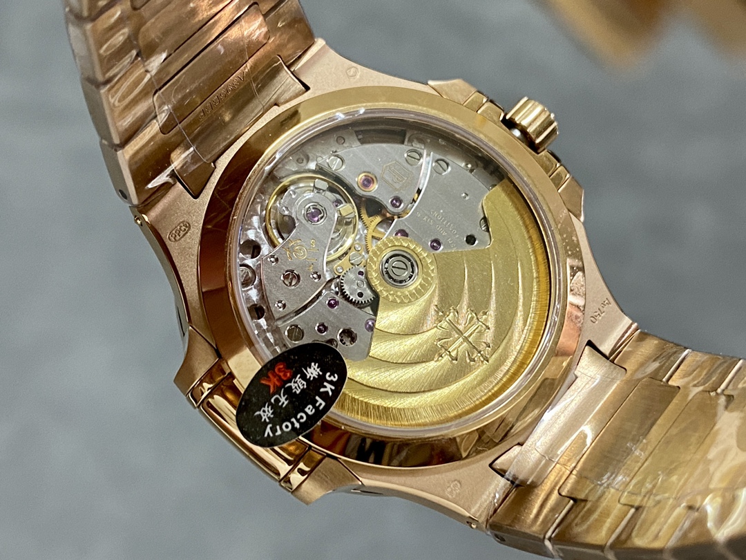 Replica Patek Philippe Nautilus 7118 1R 010 40mm Mens Watch