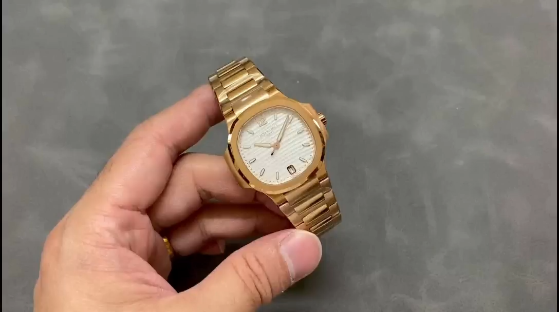 Replica Patek Philippe Nautilus 7118 1R 001 40mm Mens Watch