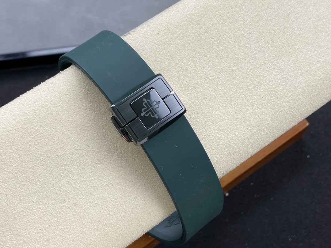 Patek Philippe Nautilus Blue Dial 5711 40MM Watch