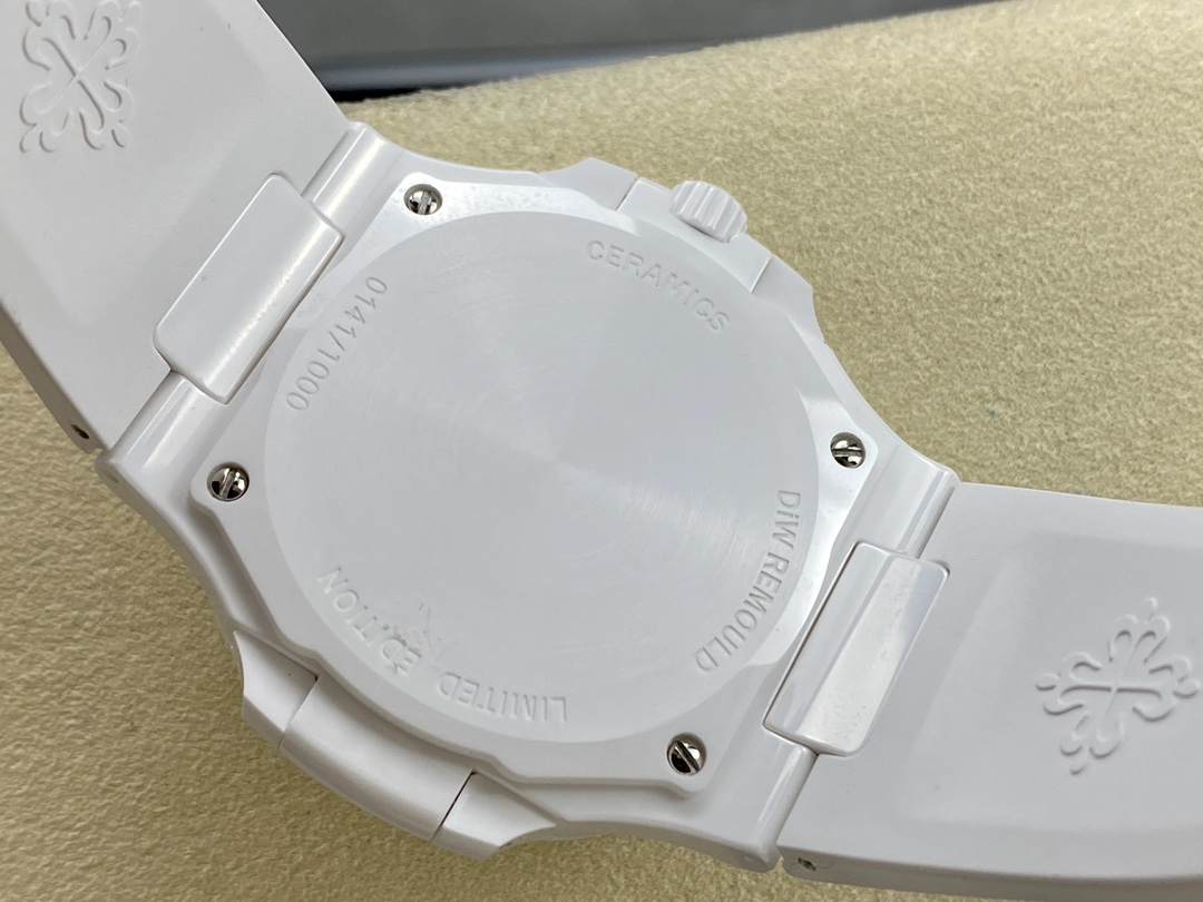 Patek Philippe Nautilus White Dial 5711 40MM Replica Watch