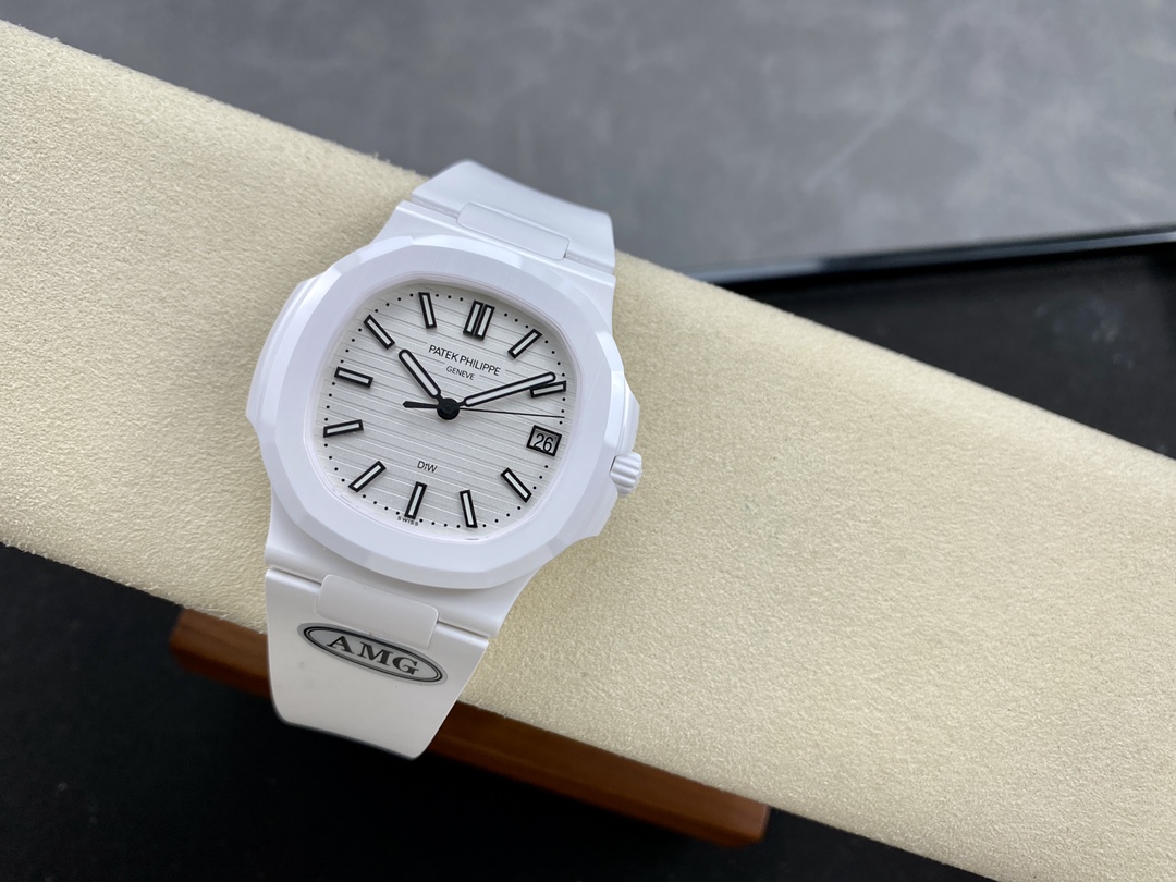 Patek Philippe Nautilus White Dial 5711 40MM Replica Watch
