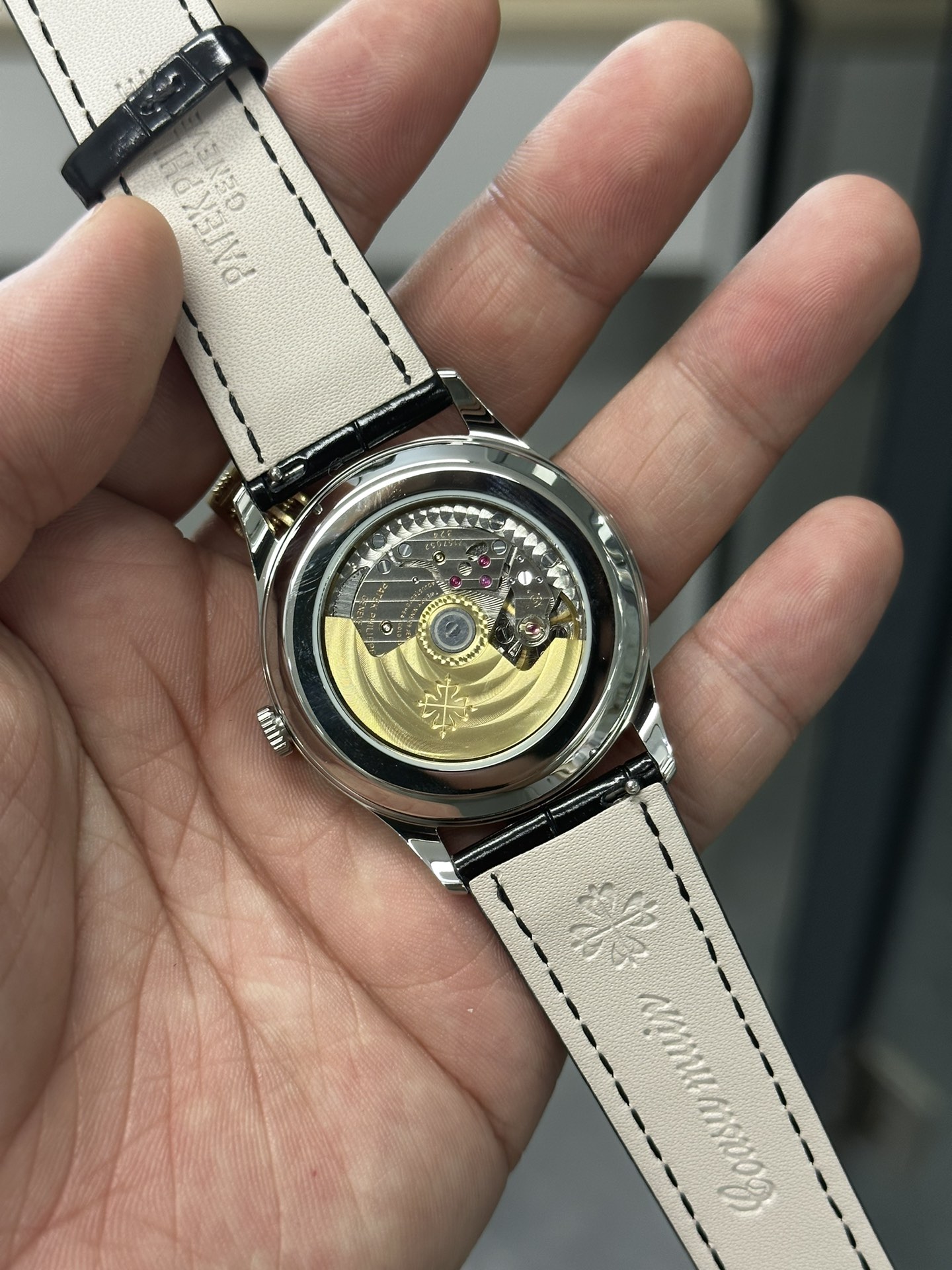 Patek Philippe Calatrava Silver Dial 18 kt White Gold 5196G 001