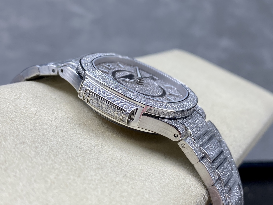 Patek Philippe Nautilus Diamond 5711 40mm & 35mm Replica Watch