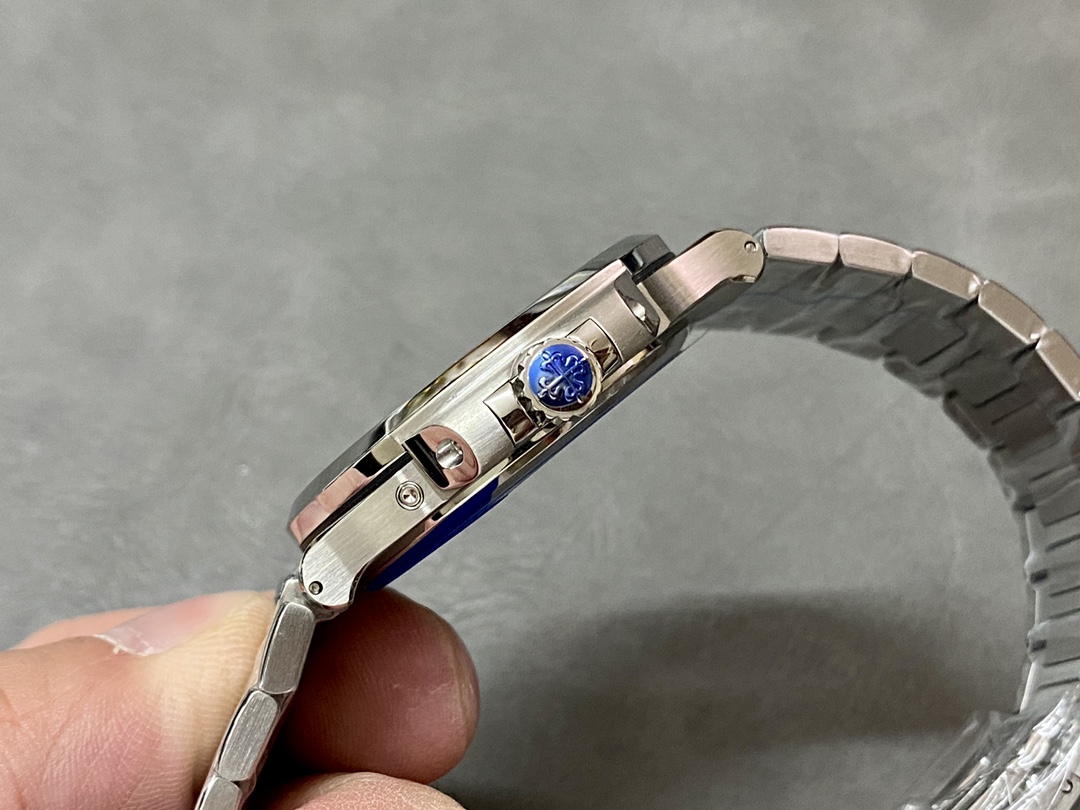 Patek Philippe Nautilus Moon Phase Stainless Steel  5712 1A 001 40mm