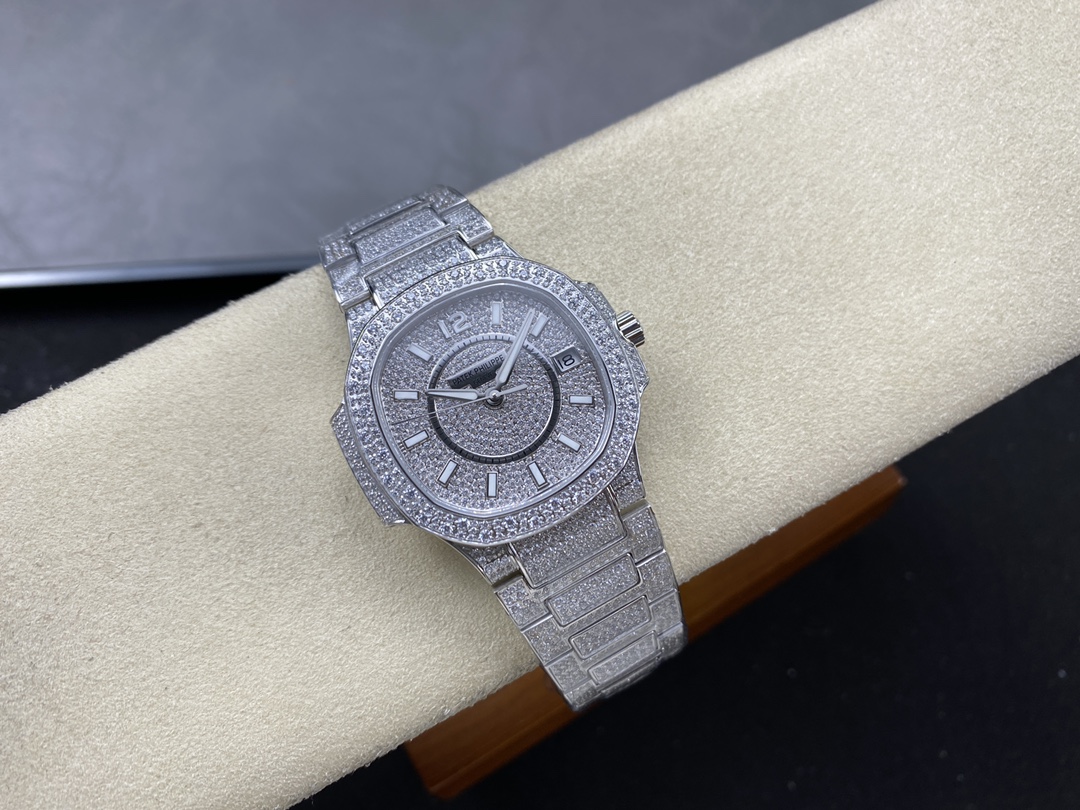 Patek Philippe Nautilus Diamond 5711 40mm & 35mm Replica Watch