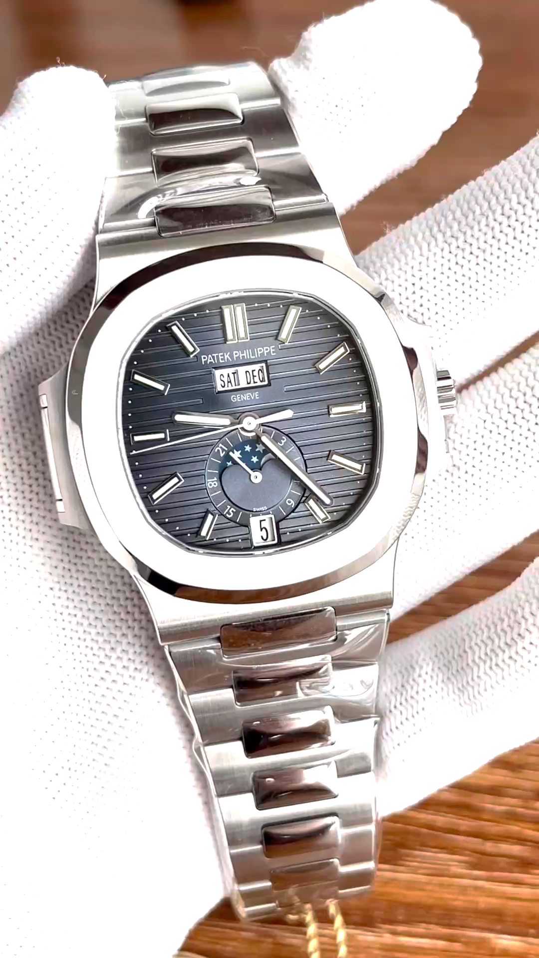 Patek Philippe Nautilus Annual Calendar 5726 1A 001