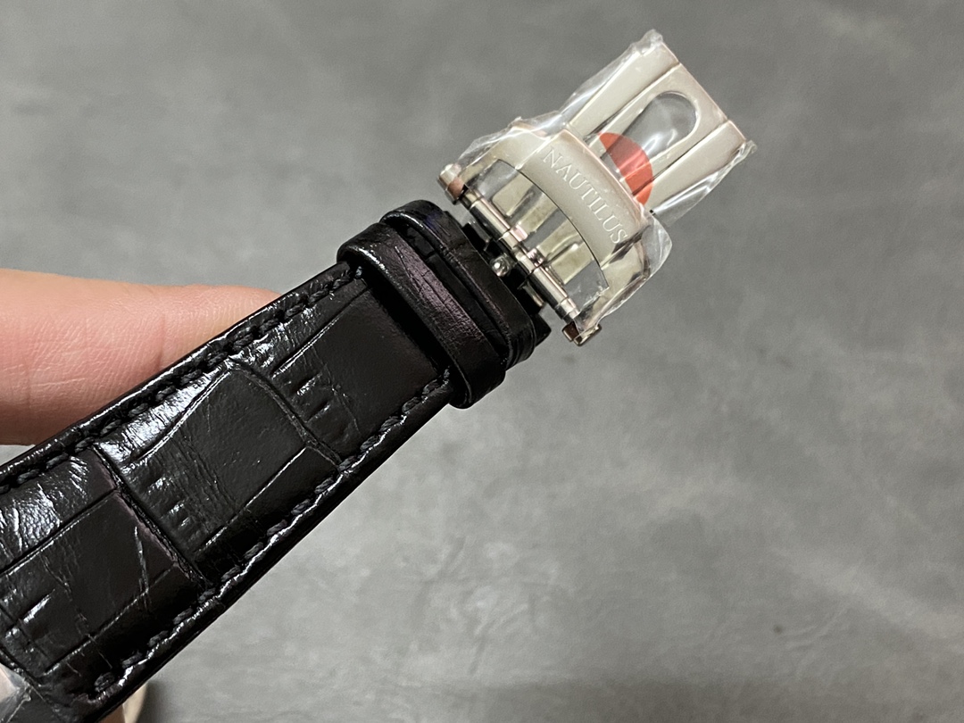 Patek Philippe Nautilus 5711 1A 40mm Mens Replica Watch